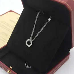 дизайнерское ожерелье дизайнерское для женщин ожерелье клевера Элегантный аристократический темперамент роскошный смысл кулона из титанового стального сплава женское ожерелье длиной около 43 см