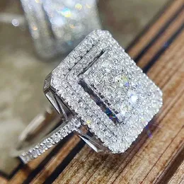 Band Rings Huitan Sparkling Cubic Zirconia for Women Luxury Trendy Squareshaped Bandas Acessórios de High Quality Jóias 230814