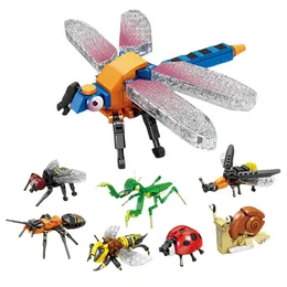 Blocca giocattoli in mattoni insetti Big Mantis Animal Model Moc Building Dragonfly Children S Regalo di compleanno del giocattolo 230814