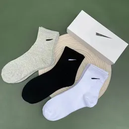 2023Mens socks tech fleece designer classic socks five pairs womens socks solid color breathable sweat absorption couple socks print Multiple colors