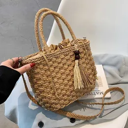 メッセンジャーバッグ女性ハンドバッグSTR Rattan Woven Crossbody Bag Summer Bohemia Beach Tassel Design BasketバッグファッションショルダーメッセンジャーバッグL230815