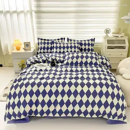 Set di biancheria da letto piccolo stile trasparente set a quattro pezzi spazzolato a quattro pezzi Autunno e inverno Student Sheet Cover trapunta