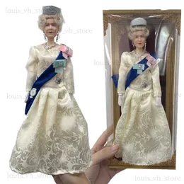 2022 Новейшая королева Елизавета II BJD Barbi Doll UK Queen Platinum Jubilee Dress Drovely Monarchy Collectors Toys для Ldren Gift T230815