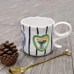 Mugs Ins Cup and Spoon Creative Mug Coffee Gift Handmade keramiska mjölk Porslin Cups Tabellery Bumpy 230815