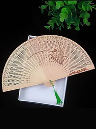 Dekorative Figuren Vintage Chinesische Fans Holz Hollow Handheld falten mit Quasten für tanzende Hochzeitsbabys Geburtstagsfeier