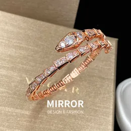 Luxo Bvlgr top jóias acessórios designer mulher alta edição branca Fritillaria cobra osso pulseira versátil abertura personalizada com pulseira de diamante completo