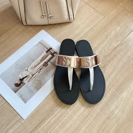 Мужчина летние кожаные шлепанцы моды Тонги дизайнер дизайнер женская обувь роскошная мок