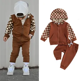 Familjsmatchande kläder Focusnorm 0 3y Autumn Casual Baby Boys Cloths Set Plaid Patchwork Långärmad dragkedja Huvjacka byxor 230814