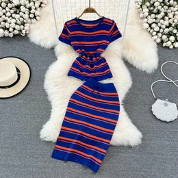 Abiti da lavoro Summer Striped Knitting Two Piece Set Women O-Neck Short Short Shuin Pullover Maglietta per maglione per maglione gigon