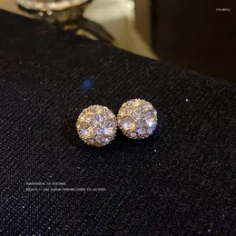 Backs Earrings 2023 Temperament No Earhole Magnetic Ear Clip Female Rhinestone Design Earbone Shake Sound Explosive