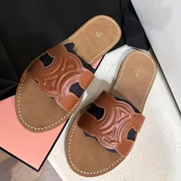 Celiny Loafer Platform Sandal Slip on Shoe Designer Summer Swim Slippers Luxury Women Slides Men Leather Leather في الهواء الطلق البغال