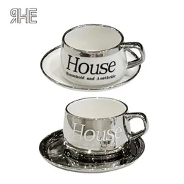 Tassen Keramik Kaffeetasse Set weiß silberne Heimbüro mit Untertassen Frühstück Milk Juice Tee Griff Geschenk Mikrowelle Safe 230815