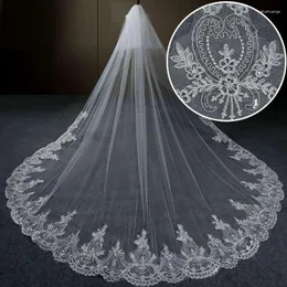 Bridal Veils 2023 Luxury Real Image Wedding Three Meters Long Lace Applique Crystals Two Layers Cathedral