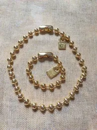 Окрашивание браслетов из брака из нержавеющей стали Серебряное ожерелье с серебряным цветом может быть дано в качестве подарка женщинам с бесплатной оптовой торговлей 230815