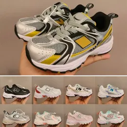 530 Löpskor för barn ungdomsplattform sneakers vita nattur gröna metalliska sier designer barn mb530 bb530 atletiska tränare spädbarn sport löpare