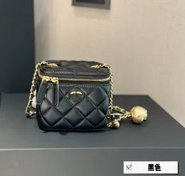 Designer makeup Bag cometic bags luxurys crossbody bag shoulder bag small chain bag with small golden ball womens fashion Lipstick bag Top Quality black purse10*9cm