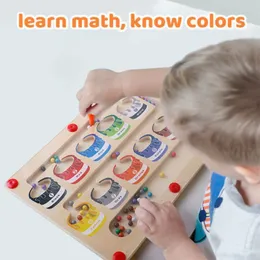 Dekorative Objekte Figuren Magnetische Farbe und Zahl Maze Holzmagnet -Farbnummer Labyrinth mit 55 Perlen Babykinder Farberkennungsspiel Toys 230815