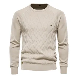 Menströjor Aiopeson Argyle Basic Men Sweaters Solid Color Oneck långärmad stickad manlig pullover vinter mode varma tröjor för män 230815