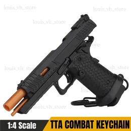 TTA Combat Black Mini Gun CoolChain 1 4 миниатюрная форма пистолета пистолет Keyring Pired Ornament Подарок для коллекции модели армии T230816