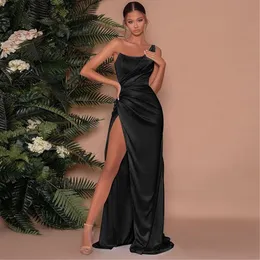 One Shoulder Mermaid Bridesmaid Dress With Slit Long Satin Ruched Formal Evening Party Dress Women Floor Length Bodycon Maid of Honor Gowns