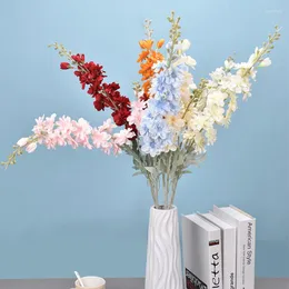 装飾的な花1PC群れデルフィニウムフラワーホームリビングルームデスクトップデコレーションウェディングパーティー偽装飾人工小道具