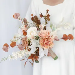 結婚式の花の花嫁の花束POは、婚約教会の装飾のために手を保持する手を小道具