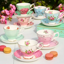 Muggar British Bone China Coffee Cup and Saucer Set Fashion Porcelain Ceramic Flower Tea Cups Hushållskontor Cafe Teaware Gift 230815