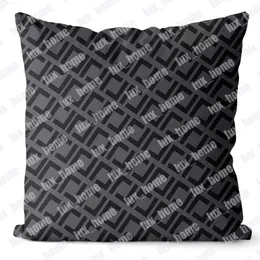 Fashionable Pillow Case Luxury Cushion 7 Styles Ryggstödkudde Soft Home Textil Backblock Soffa Designer Kasta kudde med brev