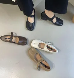 Sukienka buty moda dzielone palce kobiety płaskie Mary Janes Casual Tabi Ninja Flat Buty Panie poślizgnięte na obuwie Wygodne mokasyny Balle 230815