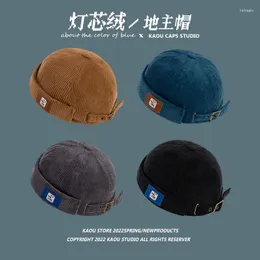 Berretti cappello femmina autunno inverno retrò yupi street coppia di padrone di casa cinese di moda casual moda vellutoy skullcap maschi