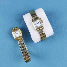 Klasyczny zabytkowe zegarek Western Designer Watches Women Quartz Kwarc plisowany Gold Watchband Montre de lukse Busines