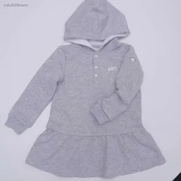 デザイナーベビー服高品質の女の子のドレスサイズ90-140 cmシングル胸の子供スカート長袖ベイビードレス7月26日