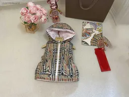 디자이너 어린이 양복 조끼 고품질 베이비 아웃웨어 양면 사용 재킷 크기 100-160 cm 민소매 후드 재킷 7 월 19 일.