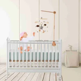 Baby Rattle drewniane łóżko dzwonek Baby Socket Socket Nowonborbowy pudełko na łóżko Bell Hanging Toys Crib Boy Toys HKD230817