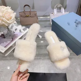 Buty prades czarne kapcie 65 cm futrzotki Trójkątne obcasy Pumki Muły poślizg na zjeżdżalniach mokasyny sandałowe buty kwadratowe palec scenirowy furry pumzy pompki impreza ślubna