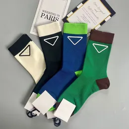 Designer Socks for Men Women Cotone Fock traspirante con cuoio in metallo in metallo designer hosiery