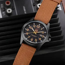 Relógios de pulso 1pc Brown Men Nylon Strap quartzo assistir Moda Data de discagem de vidro redonda simples para esportes de trabalho diários