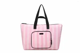 Duffel Bags Iconic Pink Stripe упаковываем