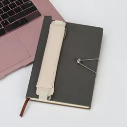 1pcs Taşınabilir Kalem Kılıfı PU Deri Torba Kitap Defter Elastik Toka Kalem Klip Tutucu Korece Kırtasiye Malzemeleri