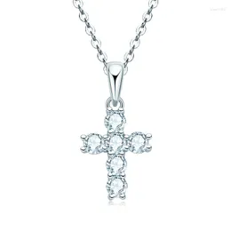 Ketten Real Moissanit Cross Halskette für Frauen 0,6ct D Farbpass Diamant Test 925 Sterling Silber Pedant Fine Schmuck