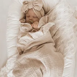 Coperte Swaddle coperta bordo baby volant filato di cotone solido copertura per bambini con tela da bagno per bambini