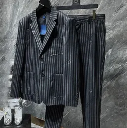 24SS Designer Mens Suits Blazers Luksusowe ubrania w stylu w zachodnim stylu w Striped Jacquard Print Coats Women Iregular Printed Jacket Casual High End Male's Suit