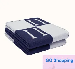 Shawl de lã portátil Sofá xadrez portátil Viagem de lã de lã de malha de toalha Tapestry 140x175cm Carta clássica Cashmere Blanket Crochet Soft