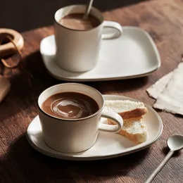 Mugs Japanesestyle Breakfast Cup Ceramic Tea Cups with Saucers Creative Coffee and Bread Plate Retro Old Style 230818