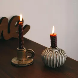 Titulares de velas Cerâmica Retro titular European Minimalista Minimalista itens de decoração de sala exclusiva Decoração Kawaii Portavelas itens de decoração de mesa