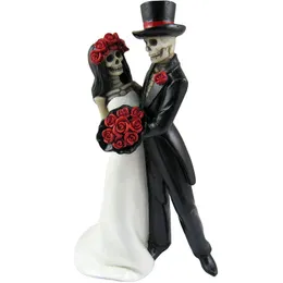 Oggetti decorativi Figurine Giorno dipinto a mano della coppia di scheletri danzanti morti Halloween amanti gotici da sposa romantica figurina statuetta di nozze 230817