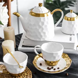 Tassen Europäischer Keramik Einfache Nachmittag Tea Tasse mit Untertassen Set Haushalt High -End -Kaffeekanne Zuckerschale Milch Krug Büro Teekanne 230818