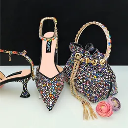 Обувь для обуви QSGFC Итальянский дизайн роскошные женские туфли и сумки с полным вариантом оформления алмаза. Обувь для вечеринки 230817