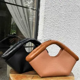 Totes Luxury Design Damen-Fan-Form-Tasche mit großer Kapazität mit Solid Color-Umhängetasche mit hochwertigem gepolstertem Griff Handtasche Frauen2023 HKD230818