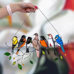 装飾的なオブジェクト図形の色付き窓鳥ペンダント風チャイムメタルトロピカルバードハンギングデコレーションファミリードアクラフトホームアクセサリー230817